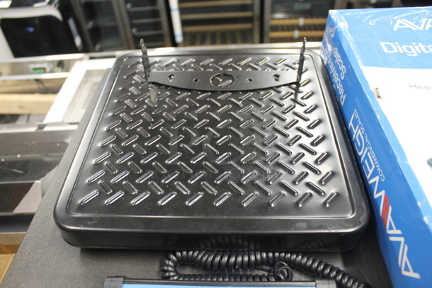 BRAND NEW SCRATCH AND DENT! Avaweigh 334RS4100T Digital Treaded Receiving Scale With Remote Display And Box. Tested And Working! - Image 2 of 9