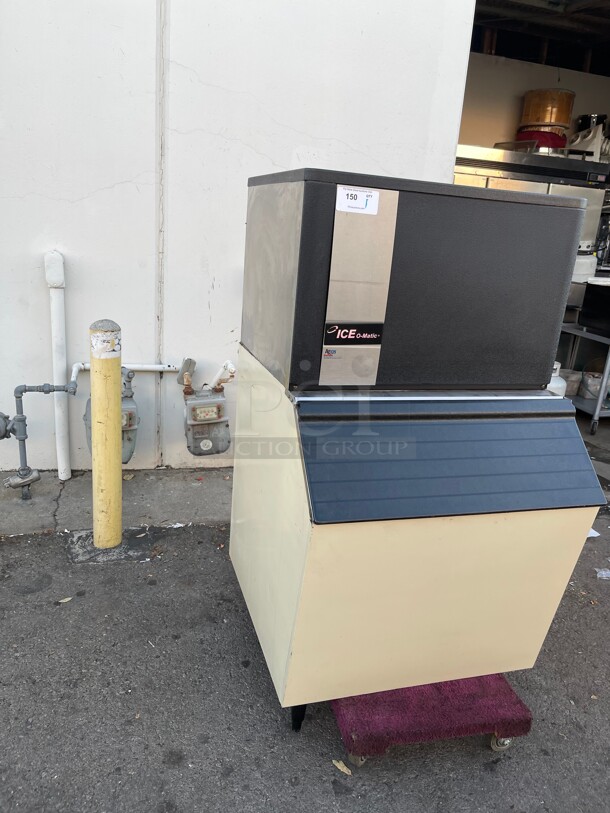 Working! Ice-O-Matic 30 Inch Wide 465 lbs Daily Ice Production Elevation Series Air Cooled Full Cube Modular Commercial Ice Machine With Storage Bin NSF 115 Volt Tested and Working! - Image 3 of 6