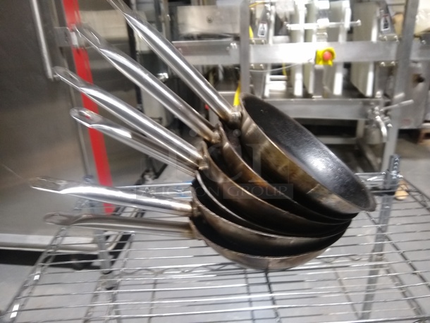 Pans - Image 3 of 4