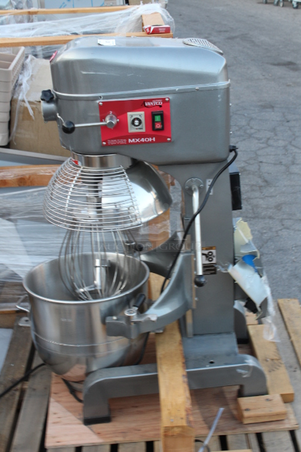 BRAND NEW SCRATCH & DENT! Avantco MX40H 40 Qt. Planetary Floor Mixer with Guard & Standard Accessories - 240V, 2 hp. S/N: No.: 41016123-177MX40H Electrical box and top of mixer are damage. See photos. 20-1/2 x 24 x 46 - Image 2 of 5