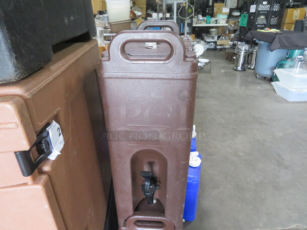 One Cambro 4.75 Gallon Insulated Portable Drink Carrier. Model# 500LCD. $147.00. - Image 1 of 2
