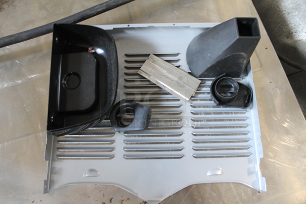 BRAND NEW SCRATCH AND DENT! Vollrath VCBA128-37 Metal Commercial Countertop 2 Hopper Slushie Machine. 115 Volts, 1 Phase. Tested and Working! - Image 9 of 9