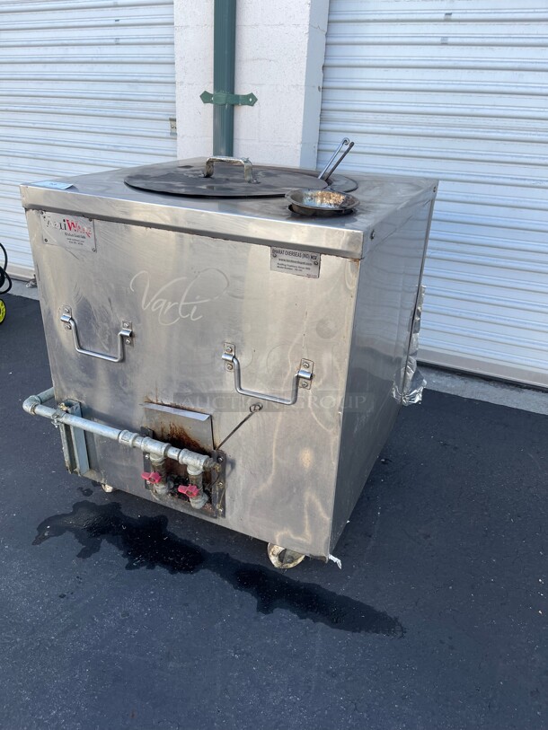 Clean! Tandoor Oven, Commercial NSF Gas Tandoori Oven for Restaurants - 32 inch Natural Gas On Casters Tested and Working! - Image 3 of 9