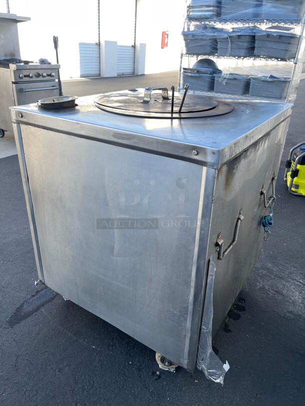 Clean! Tandoor Oven, Commercial NSF Gas Tandoori Oven for Restaurants - 32 inch Natural Gas On Casters Tested and Working! - Image 5 of 9
