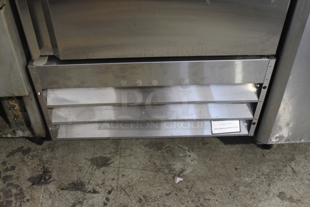 Avantco 178CFD1RR Stainless Steel Commercial Single Door Reach In Cooler on Commercial Casters. 115 Volts, 1 Phase. Tested and Powers On But Does Not Get Cold - Image 7 of 7