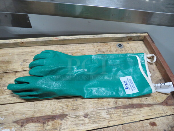 One Pair Of Dishwashing Gloves.
