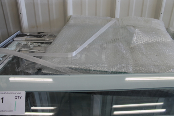 BRAND NEW SCRATCH AND DENT! Avantco 193BCTD72W Metal Commercial Curved Glass Refrigerated Bakery Display Case Merchandiser. 110-120 Volts, 1 Phase. Tested and Powers On But Does Not Get Cold - Image 5 of 7