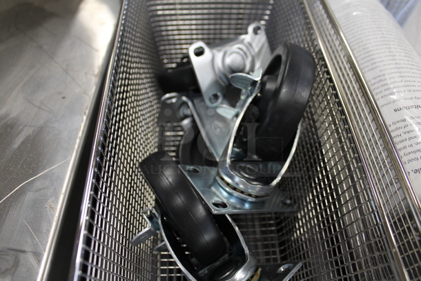 BRAND NEW SCRATCH AND DENT! 2022 Avantco FF300-P Stainless Steel Commercial Floor Style Propane Gas Powered Deep Fat Fryer w/ 2 Metal Fry Baskets. 90,000 BTU. - Image 3 of 7