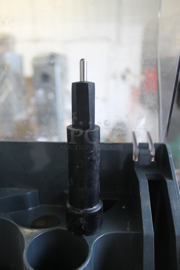 Cuisinart Food Processor Grating Blade, S Blade and Cover in Case. - Image 5 of 7