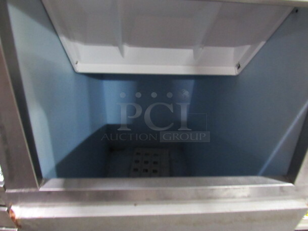 One Hoshizaki Ice Maker And Bin. Model# KM-501MAH. 115 Volt. 22X33X78 - Image 6 of 7
