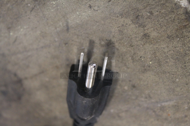 Vevor NB-6V Stainless Steel Commercial Countertop Refrigerated Rail w/ 6 Stainless Steel 1/3x6 Drop In Bins and Lids. 110 Volts, 1 Phase. Tested and Working! - Image 10 of 10