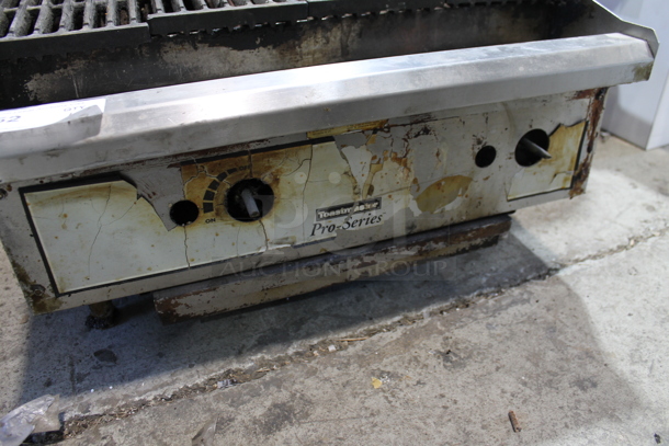 Toastmaster Pro-Series Stainless Steel Commercial Countertop Natural Gas Powered Charbroiler Grill.  - Image 3 of 5