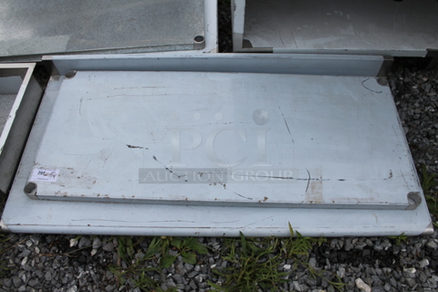BRAND NEW SCRATCH AND DENT! Stainless Steel Tabletop and Under Shelf. Includes 60x30