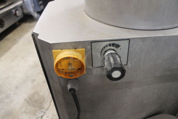 Mainca EM-30 Metal Commercial Floor Style Sausage Stuffer. 220 Volts, 3 Phase. - Image 6 of 10