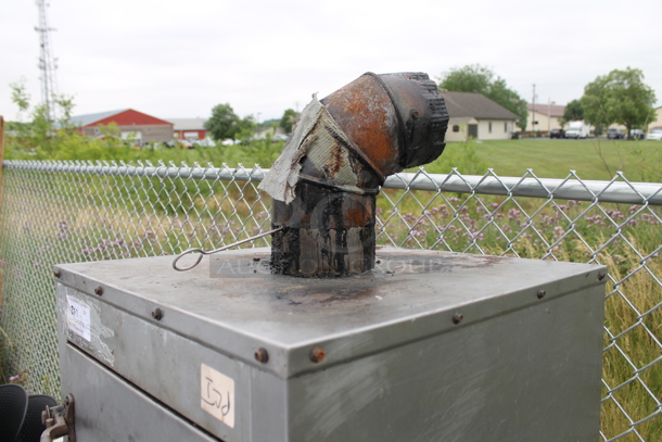 Stainless Steel Commercial Natural Gas Powered Vertical Upright Chinese Smoker. - Image 4 of 11