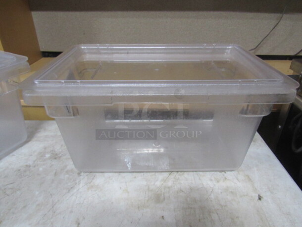 One Carlisle 5 Gallon Food Storage Container With Lid.