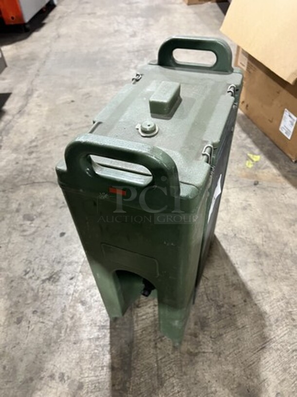Cambro Insulated Portable Beverage Dispenser! - Image 3 of 7