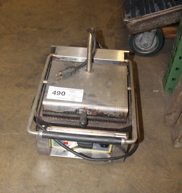 SUPER FIND! Equipex Model SAVOY Commercial Stainless Steel Panini/Sandwich Press. 11x19x11. 120V/60Hz. Working When Pulled!