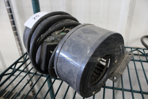 Dayton Model 1TDP8 Metal Commercial Blower. 115 Volts, 1 Phase. 9x7x6