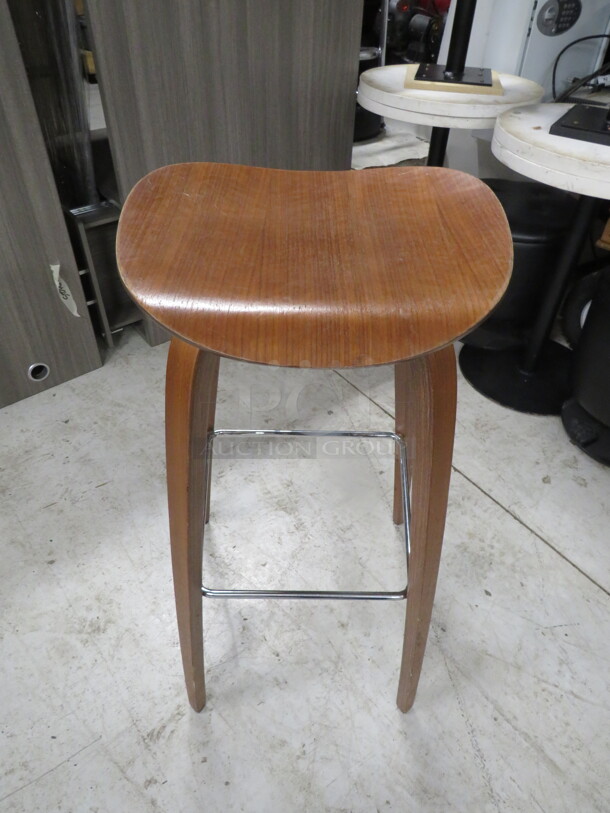 Wooden Bar Stool With A Chrome Footrest. 2XBID - Image 1 of 2