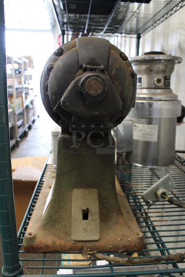 Berkel Metal Commercial Countertop Meat Grinder. 115 Volts, 1 Phase. 16x10x15Berkel Metal Commercial Countertop Meat Grinder. 115 Volts, 1 Phase. 16x10x15 - Image 5 of 7