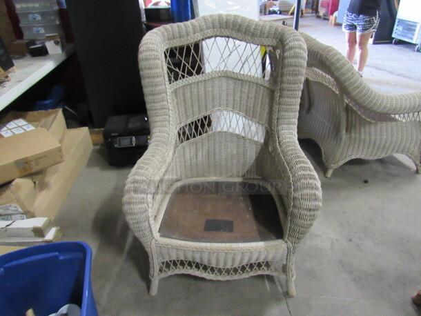 One AWESOME Wicker Chair. 30X26X42