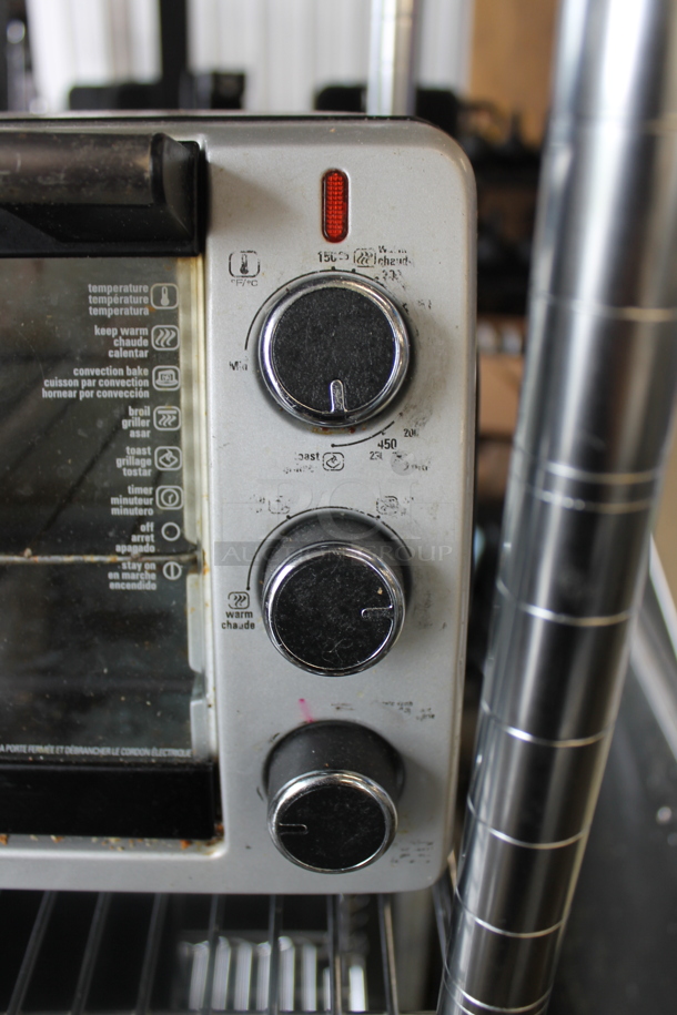 Black & Decker TO1950SBD Metal Countertop Toaster Oven. 120 Volts, 1 Phase. - Image 2 of 4