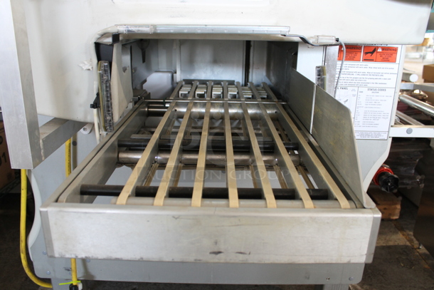 Mettler Toledo Model 0647 Solo Max Commercial Floor Style Scale w/ Model 0317 Stainless Steel Labeler and Model 0925 Stainless Steel Conveyor. 100-240 Volts, 1 Phase.  - Image 7 of 12