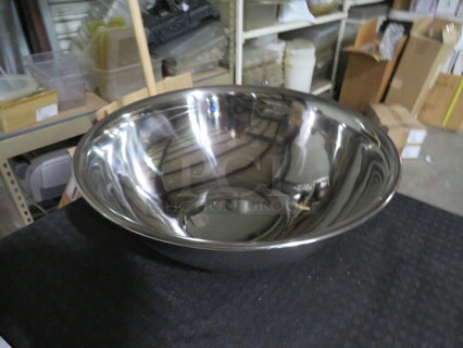 One NEW Vollrath 5 Quart Stainless Steel Mixing Bowl. #47935. 