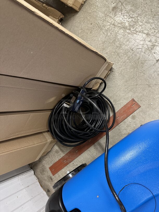 BRAND NEW SCRATCH AND DENT! Lavex 274AFS3ELC Metal Commercial Floor Scrubber Cleaning Machine. 120 Volts, 1 Phase. Tested and Working! - Image 6 of 6