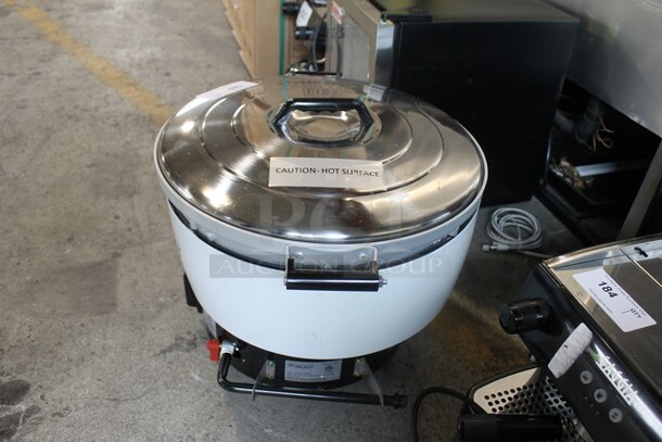 BRAND NEW SCRATCH AND DENT! Emperor's Select 478EGRC140NG Metal Commercial Countertop Natural Gas Powered Rice Cooker. 28,000 BTU. Tested and Working! - Image 5 of 10