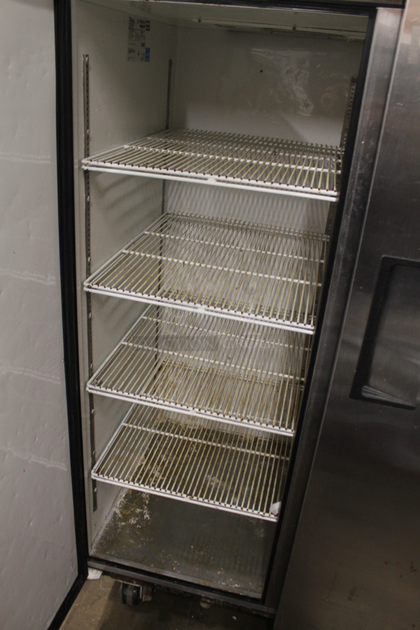 2013 True TG2R-2S Stainless Steel Commercial 2 Door Reach In Cooler w/ Poly Coated Racks on Commercial Casters. 115 Volts, 1 Phase. Tested and Working! - Image 5 of 6