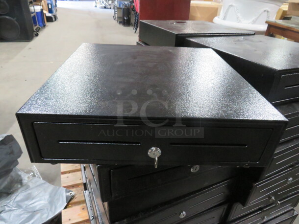 One MMF Cash Drawer WITH KEY! . Model# Printer Driven. $196.76 - Image 3 of 3