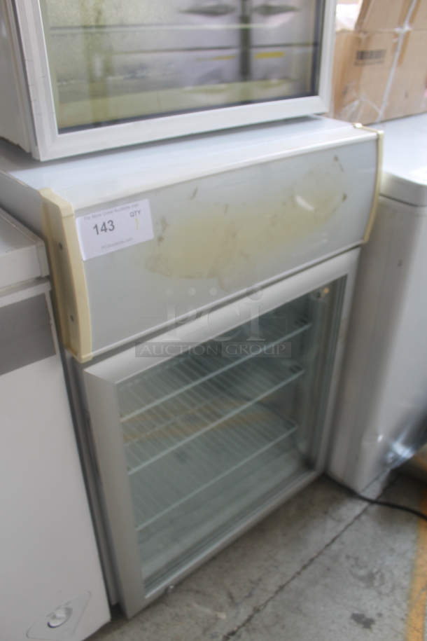 CTF-4MS Metal Mini Cooler Merchandiser. 110-120 Volts, 1 Phase. Tested and Working! - Image 2 of 4