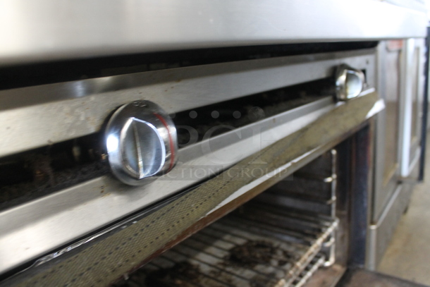 Jade Range JTRH-2FHT-36C Stainless Steel Commercial Natural Gas Powered 6 Burner Range w/ Convection Oven, Salamander Cheese Melter and Back Splash. 30,000 BTU. - Image 7 of 9