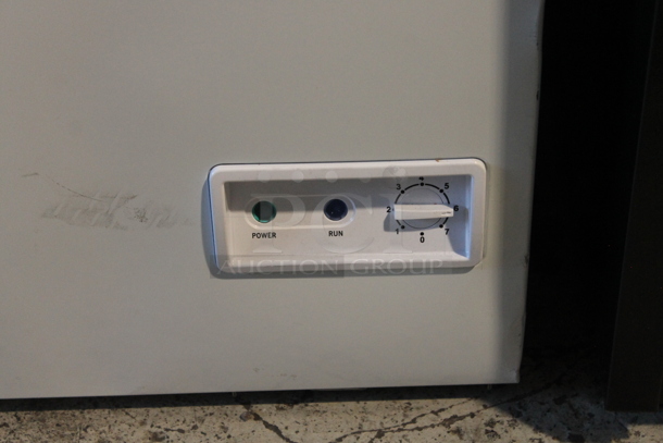 Thomson TFRF520-F-SM Metal Chest Freezer. 115 Volts, 1 Phase. Tested and Working! - Image 4 of 4