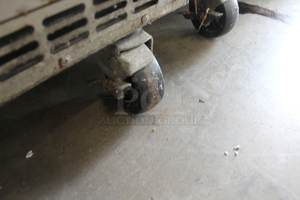 Everest ETBR2 Stainless Steel Commercial 2 Door Undercounter Cooler on Commercial Casters. 115 Volts, 1 Phase. Tested and Working! - Image 5 of 6