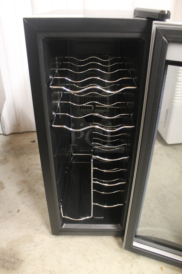 BRAND NEW SCRATCH AND DENT! Avanti Quiet 12-Bottle Thermoelectric Counter-top Wine Cooler. 115V. Tested And Powers On But Does Not Get Cold - Image 4 of 5
