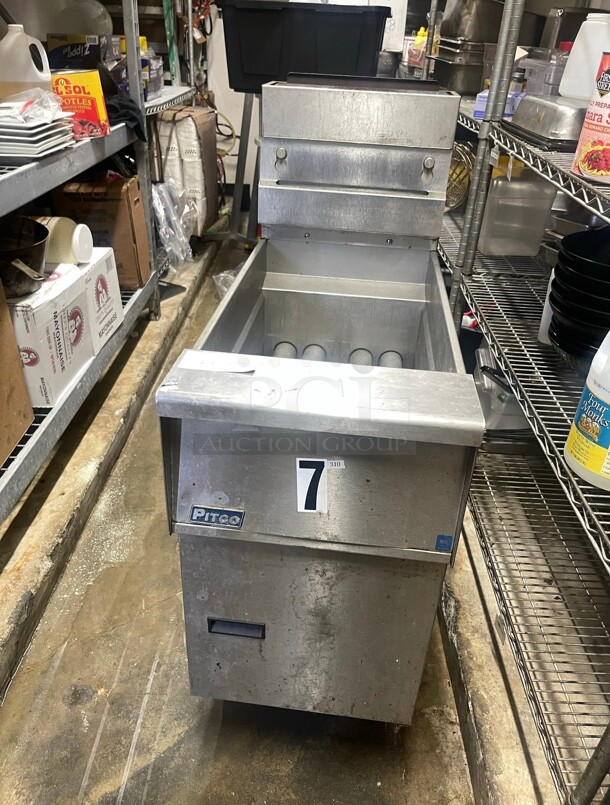 Working! Pitco SG14-S Natural Gas 40-50 lb. Stainless Steel Commercial Floor Fryer - 110,000 BTU NSF Tested and Working