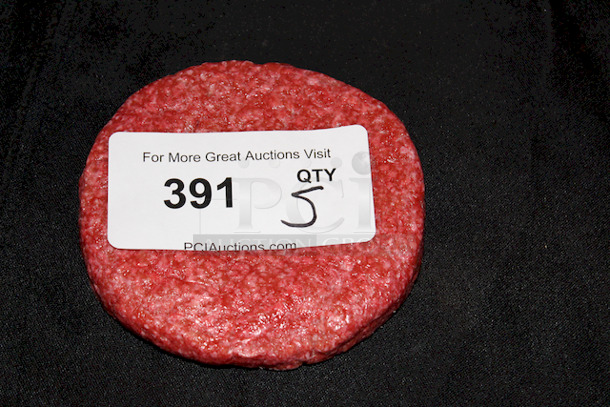 Set of 5 1/2 LB Faux Burger Patties. 
5-1/4x3/4
5x Your Bid - Image 1 of 1