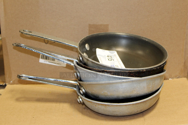 AMAZING! Vollrath 67807 7" Non-Stick Aluminum Frying Pan w/ Vented Silicone Handle. 5x Your Bid - Image 2 of 3