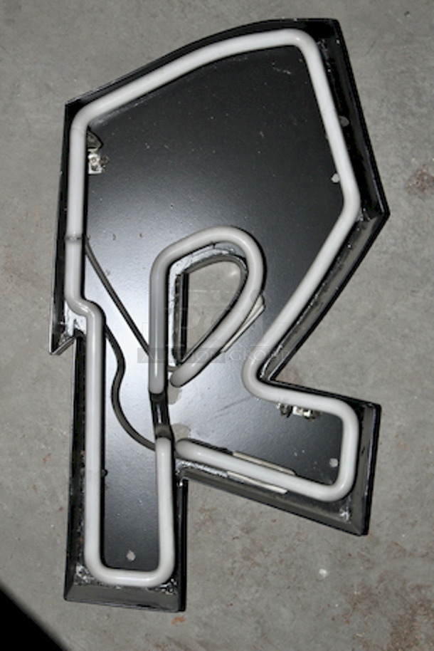 NEON! Black Letter "R" 22x3x12 - Image 1 of 1