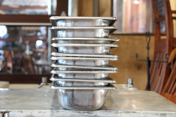 SWEET! Vollrath 30522 Super Pan V® 1/2 Size Long 2 1/2" Deep Anti-Jam Stainless Steel Steam Table / Hotel Pan - 22 Gauge.
21x6-1/2x2-1/2
10x Your Bid
 - Image 5 of 5