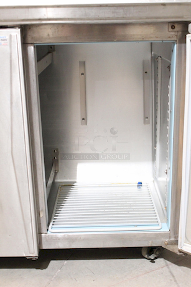 BEAUTIFUL! Randell 9602 60'' 3 Door Worktop Refrigerator. 115v/60hz/6amp

60x29x33

 - Image 8 of 8