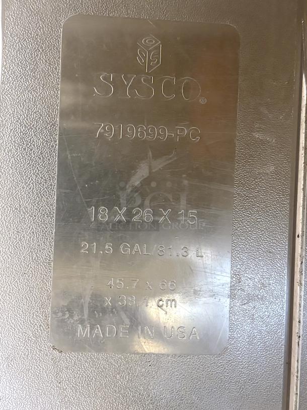 Sysco 18x26x15 21.5 Gallon Clear Ingredient Storage Bin With Lid - Image 5 of 6