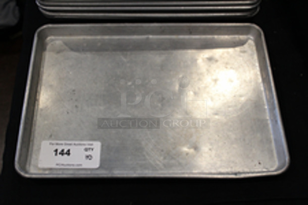 Vollrath 5303 1/2 Half Size Bun / Sheet Pan - 18" x 13" x 1", 18 gauge Aluminum, Natural Finish
10x Your Bid
 - Image 2 of 3