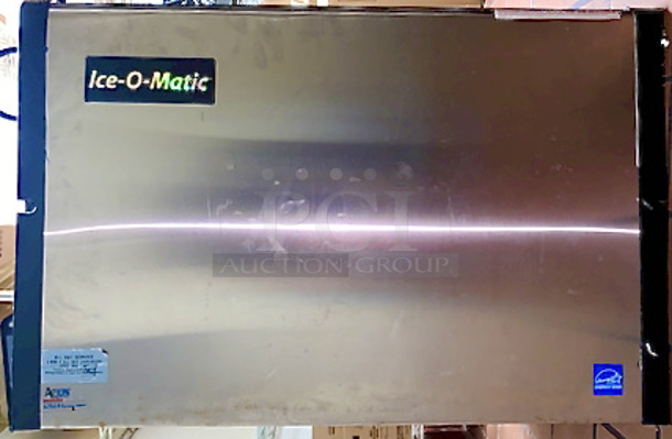 BEAUTIFUL! ICE-O-MATIC - Model ICE0400HT5 Ice Series Modular Air Cooled Half Cube Ice Maker.                                                                                             
Produces Up To 505lbs of Ice Per Day. Air Cooled, Top Discharge. S/N: 12121280010259.  
30"x24-1/4"x20                                                . Functioning Properly When Last Used                    
Cube Size = Half (3/8 X 7/8 X7/8)                          . 
1 PHASE, 2 WIRE, 115 V, AIR COOLED

Max Ice Production Per 24hrs at 70°F = 505 lbs
Max Ice Production Per 24hrs at 90°F =  368 lbs  - Image 1 of 5
