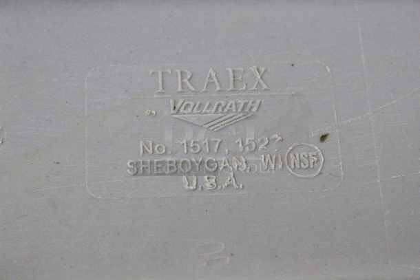 AWESOME! Vollrath Traex® 20" x 15" x 7" High Density Polyethylene Bus Tub. 5x Your Bid - Image 2 of 2