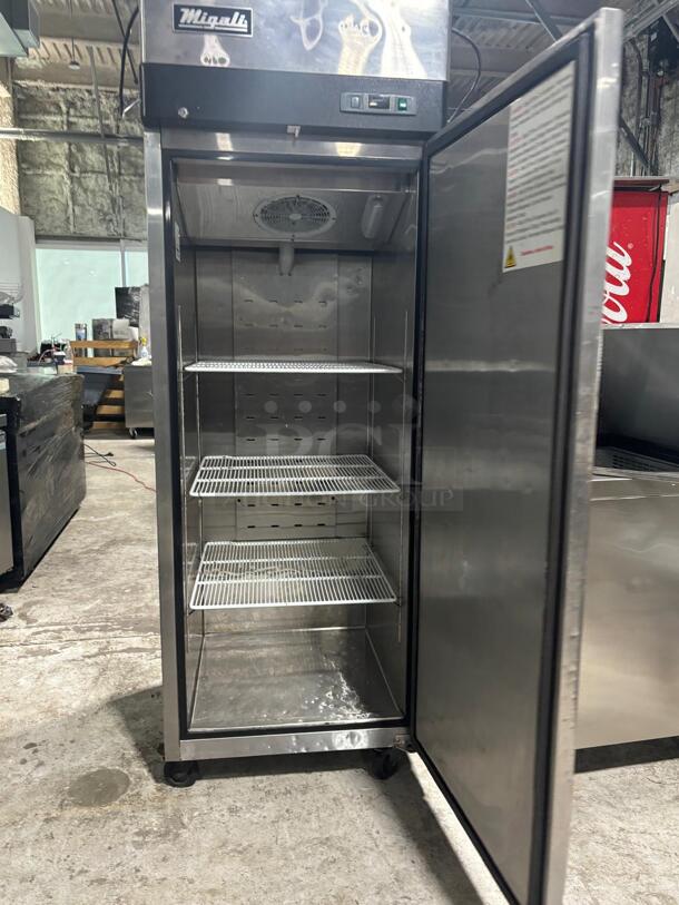 Migali C-1F-HC 28" One Section Reach In Freezer, (1) Solid Doors, 115v
 - Image 2 of 6