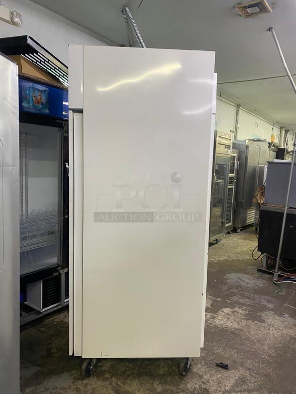 True 28" One Section Reach In Refrigerator Right Hinge Glass Door, 115v
 - Image 3 of 4